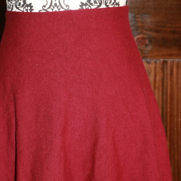 Skirt - Picture 2 of 3